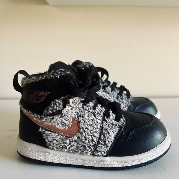 Nike Jordan 1 retro high gt toddlers shoes black/metallic - Size 8 - Picture 5 of 7